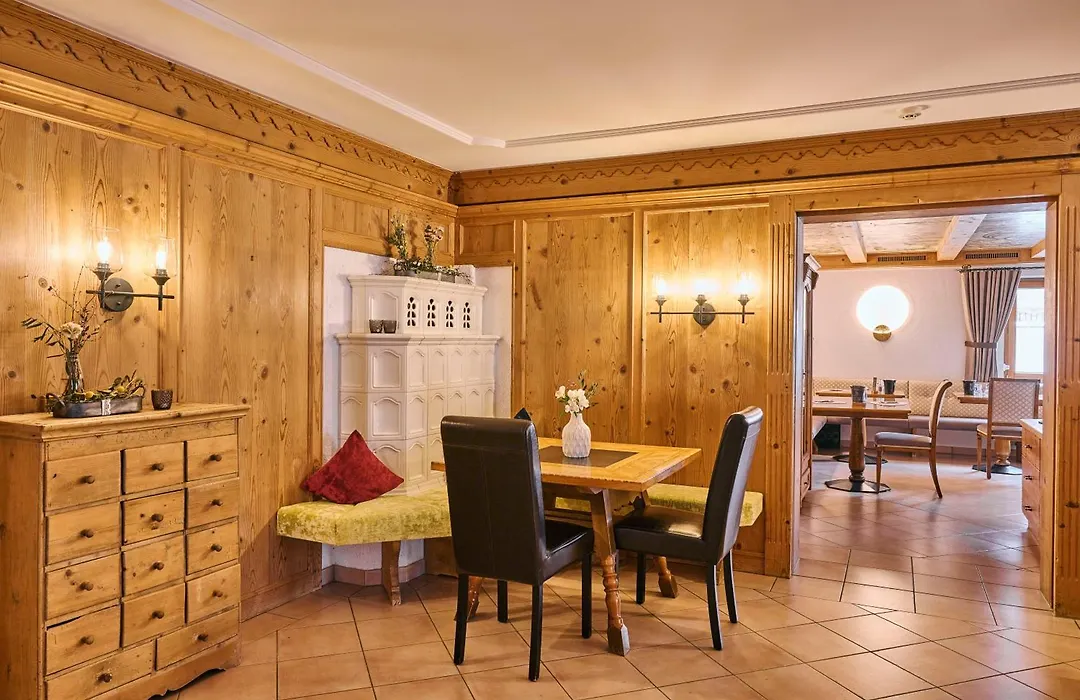 Hotel Garni Sursilva-1