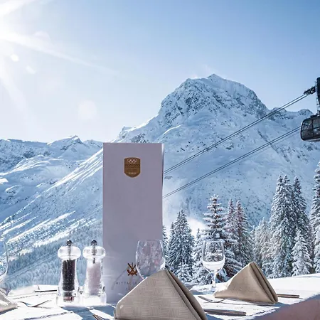 Hotel & Chalet Montana-3