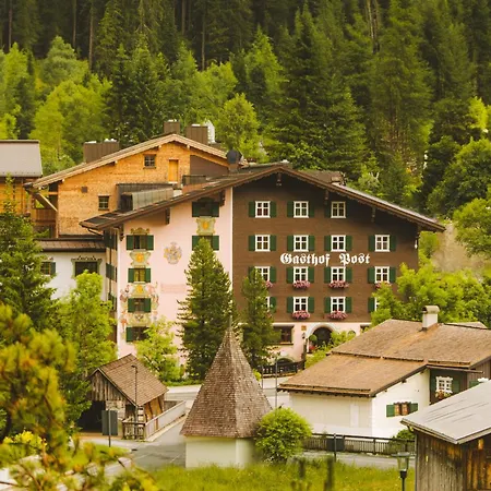 Post Lech Arlberg-3